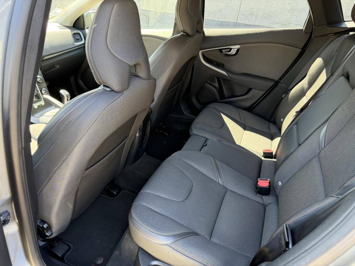 volvo-v40-cross-country-2019-diesel-1969cc