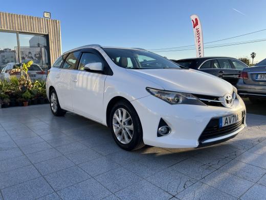 toyota-auris-2012-diesel-1998cc