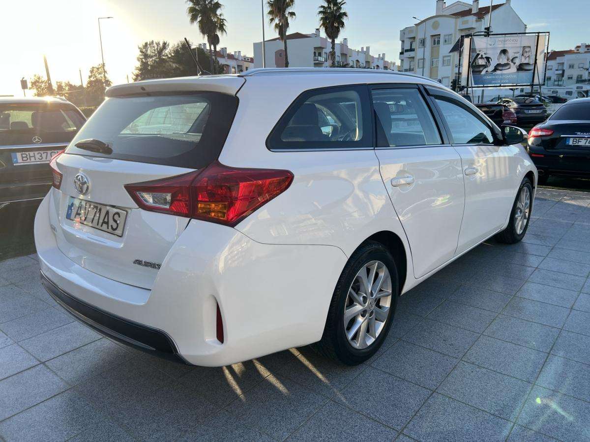 toyota-auris-2012-diesel-1998cc