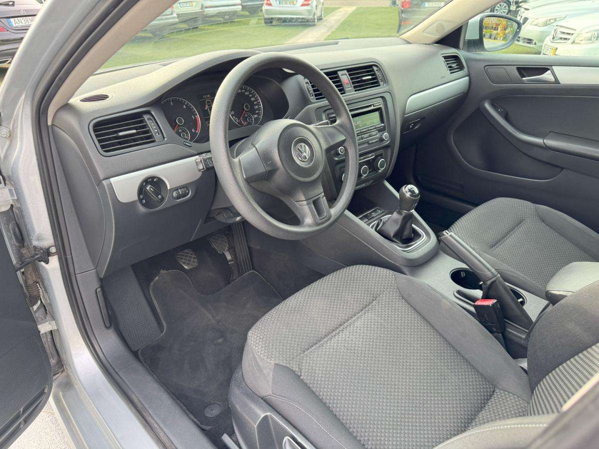 volkswagen-jetta-2014-diesel-1598cc