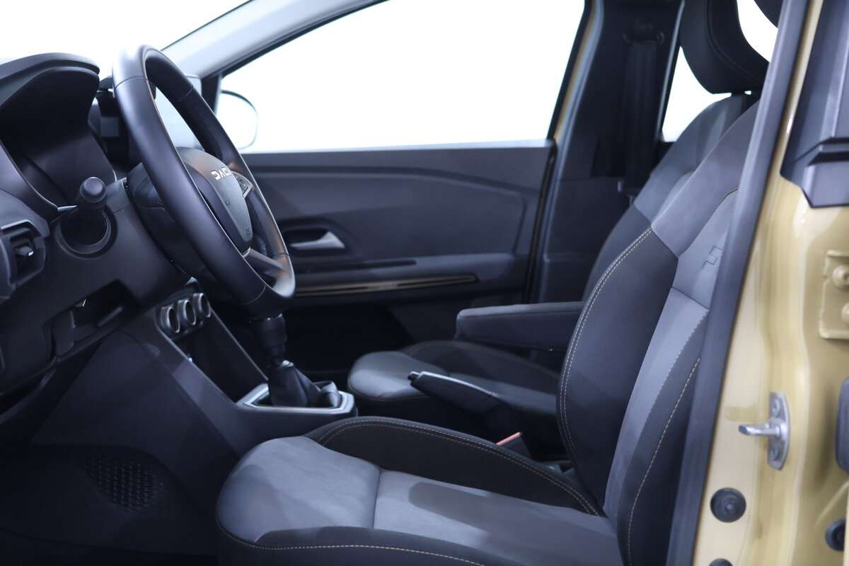 dacia-sandero-1-0-tce-2025-gasolina-999cc