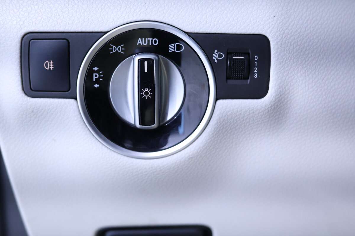 mercedes-benz-classe-b-b-180-2014-gasolina-1595cc