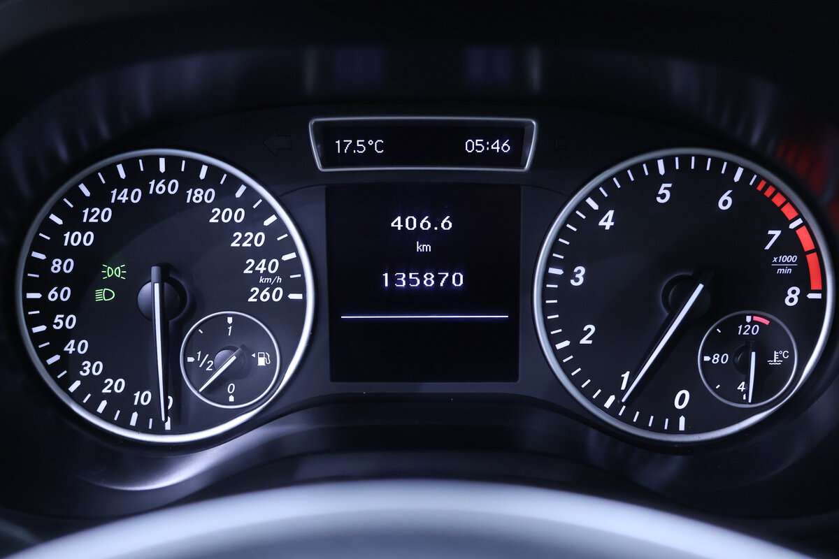 mercedes-benz-classe-b-b-180-2014-gasolina-1595cc