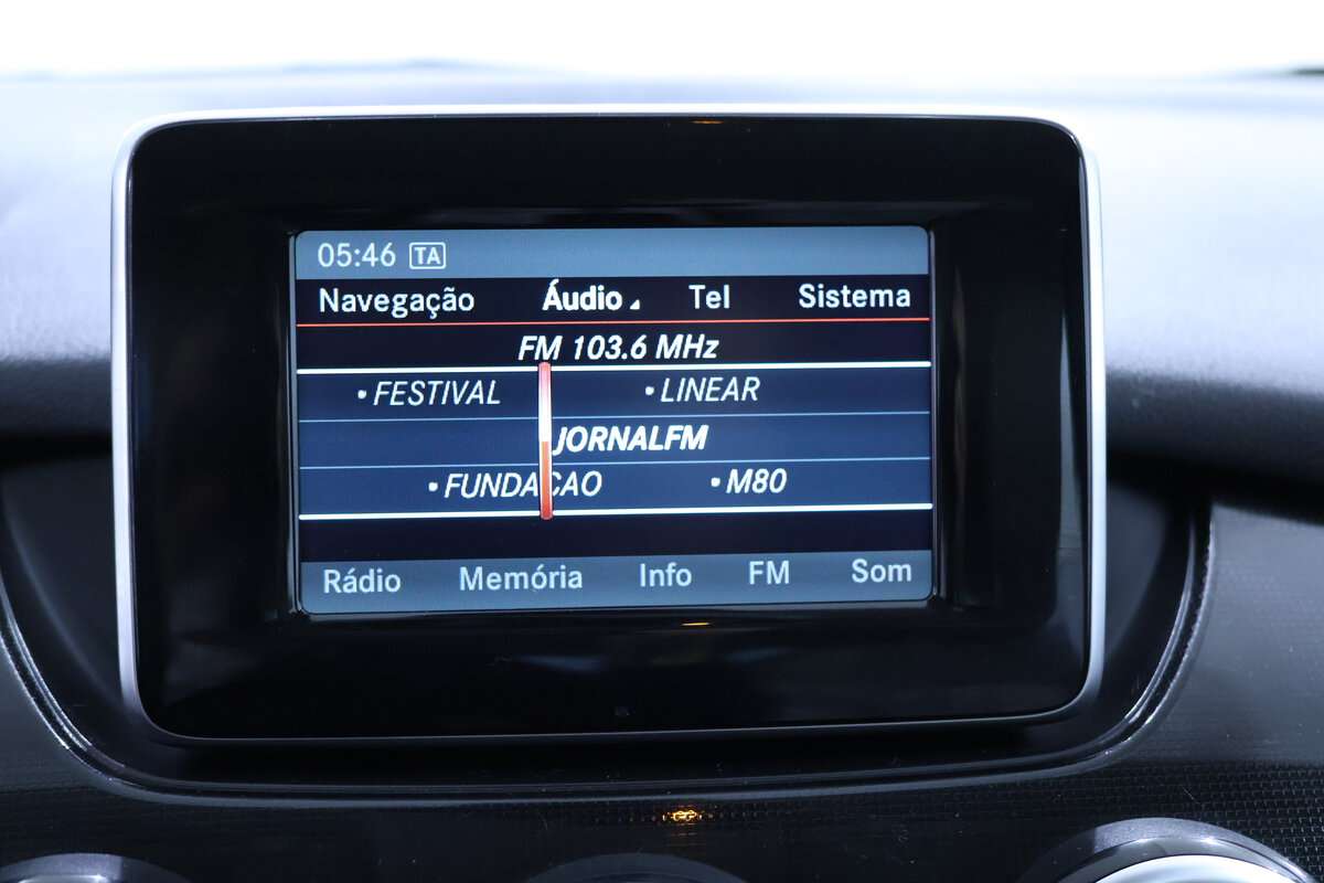 mercedes-benz-classe-b-b-180-2014-gasolina-1595cc