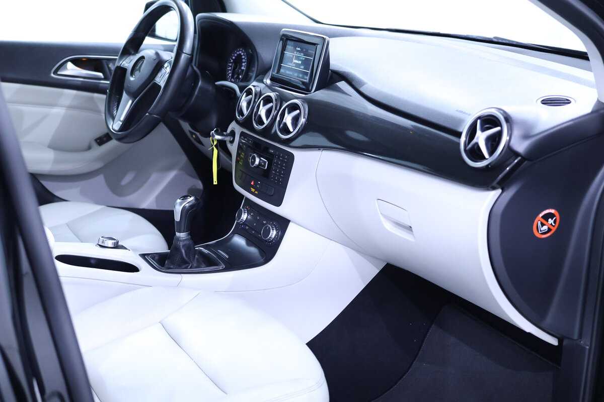 mercedes-benz-classe-b-b-180-2014-gasolina-1595cc