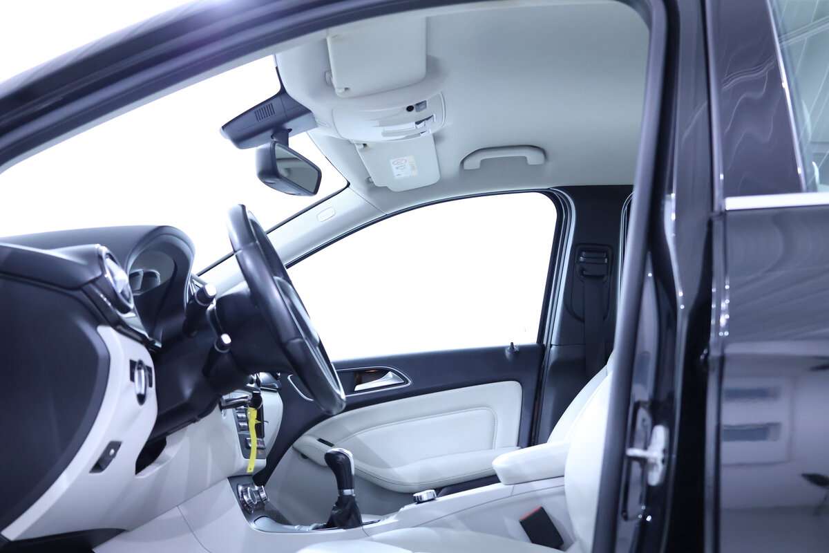 mercedes-benz-classe-b-b-180-2014-gasolina-1595cc