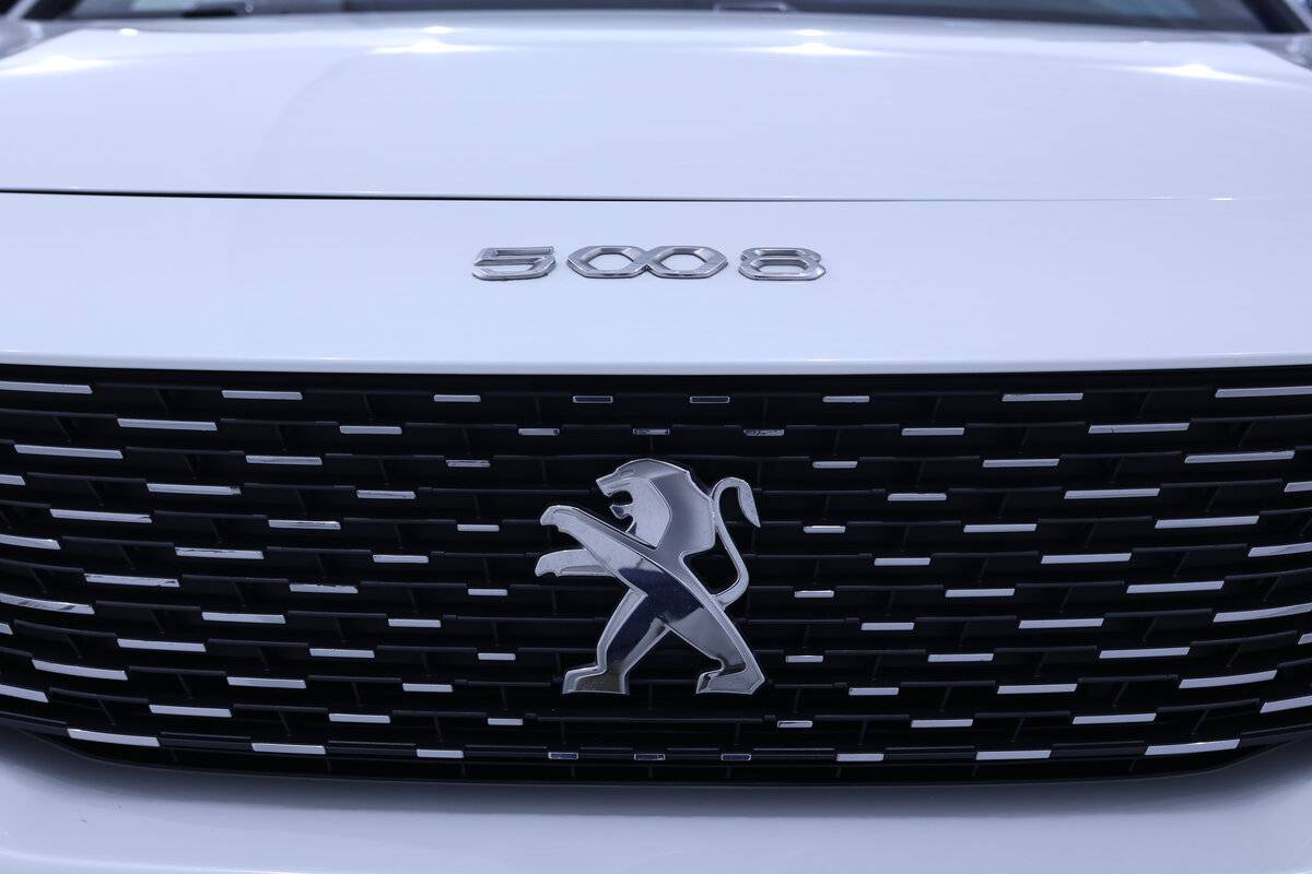 peugeot-5008-1-2-puretech-2023-gasolina-1199cc