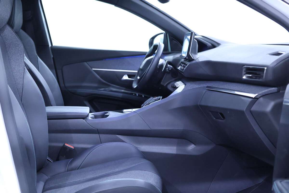 peugeot-5008-1-2-puretech-2023-gasolina-1199cc