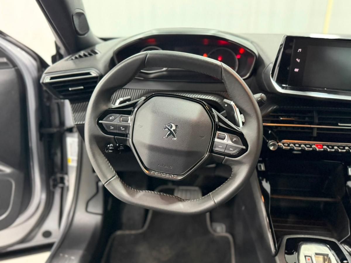 peugeot-2008-2023-gasolina-1199cc