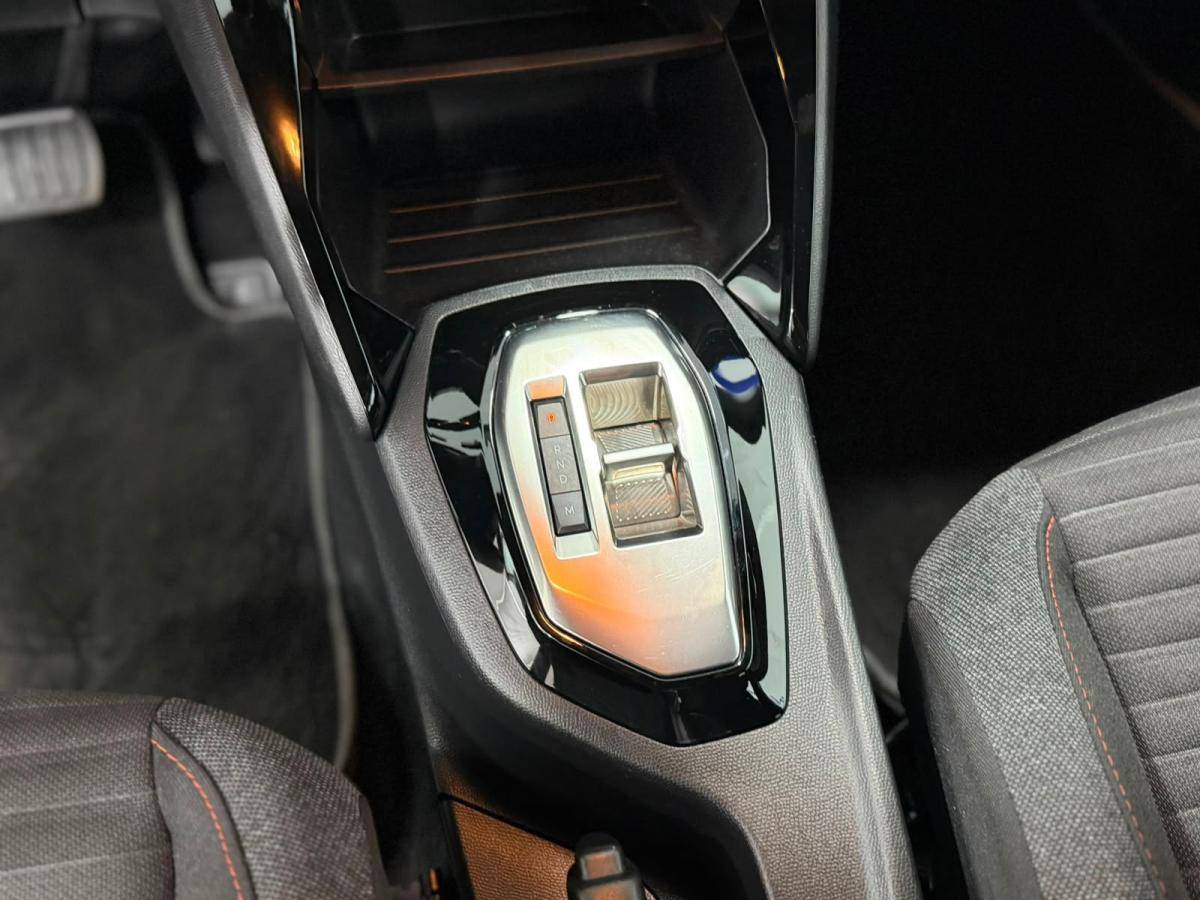 peugeot-2008-2023-gasolina-1199cc