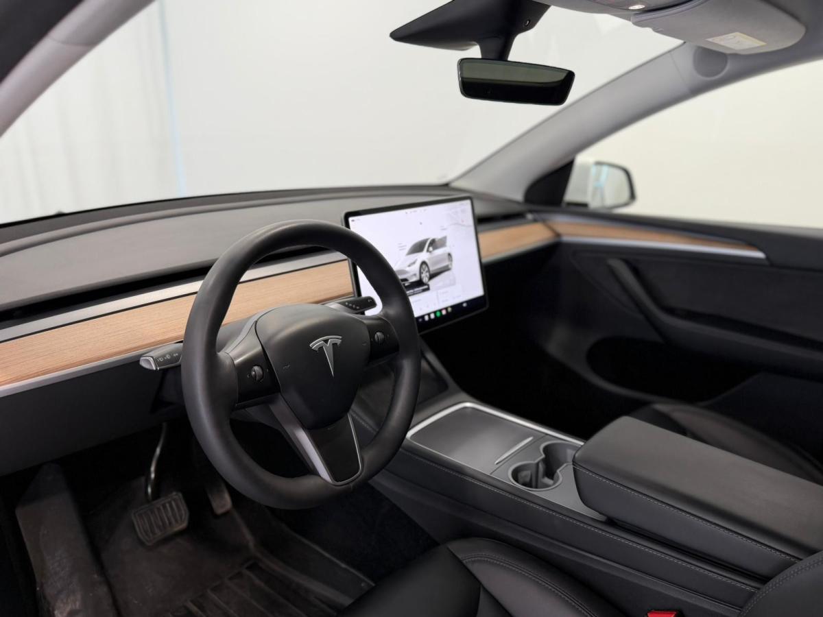 tesla-model-y-2022-eletrico-500cc