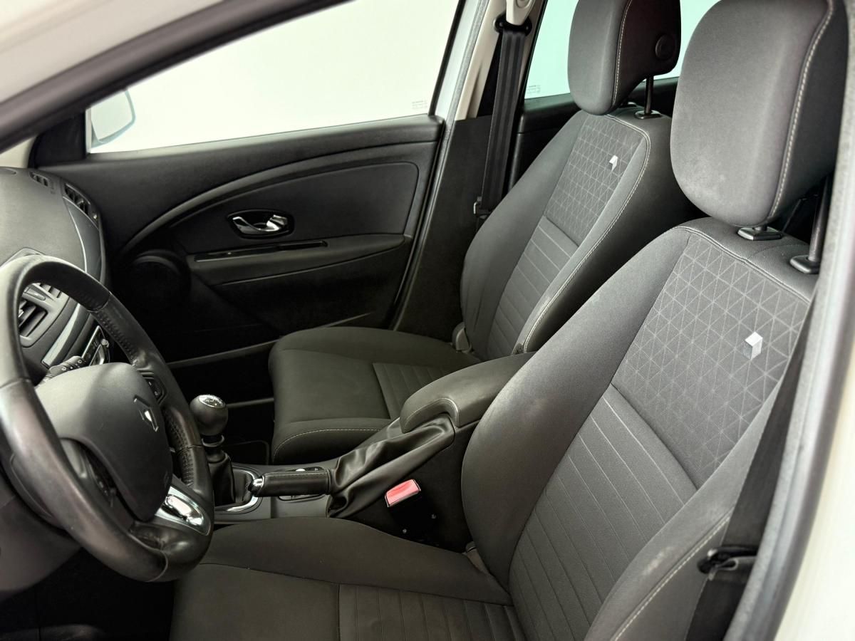 renault-megane-sport-tourer-2016-gasolina-1197cc