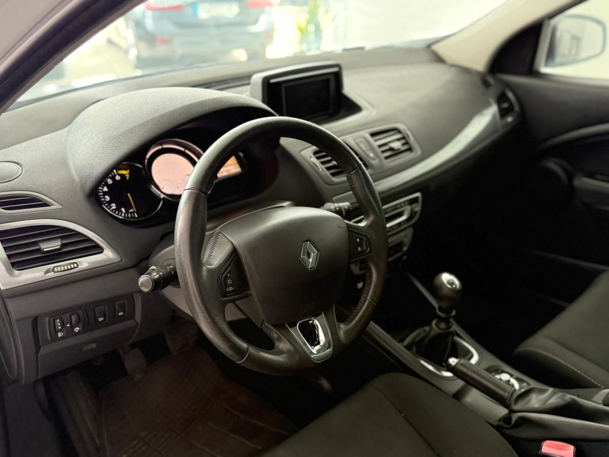renault-megane-sport-tourer-2016-gasolina-1197cc