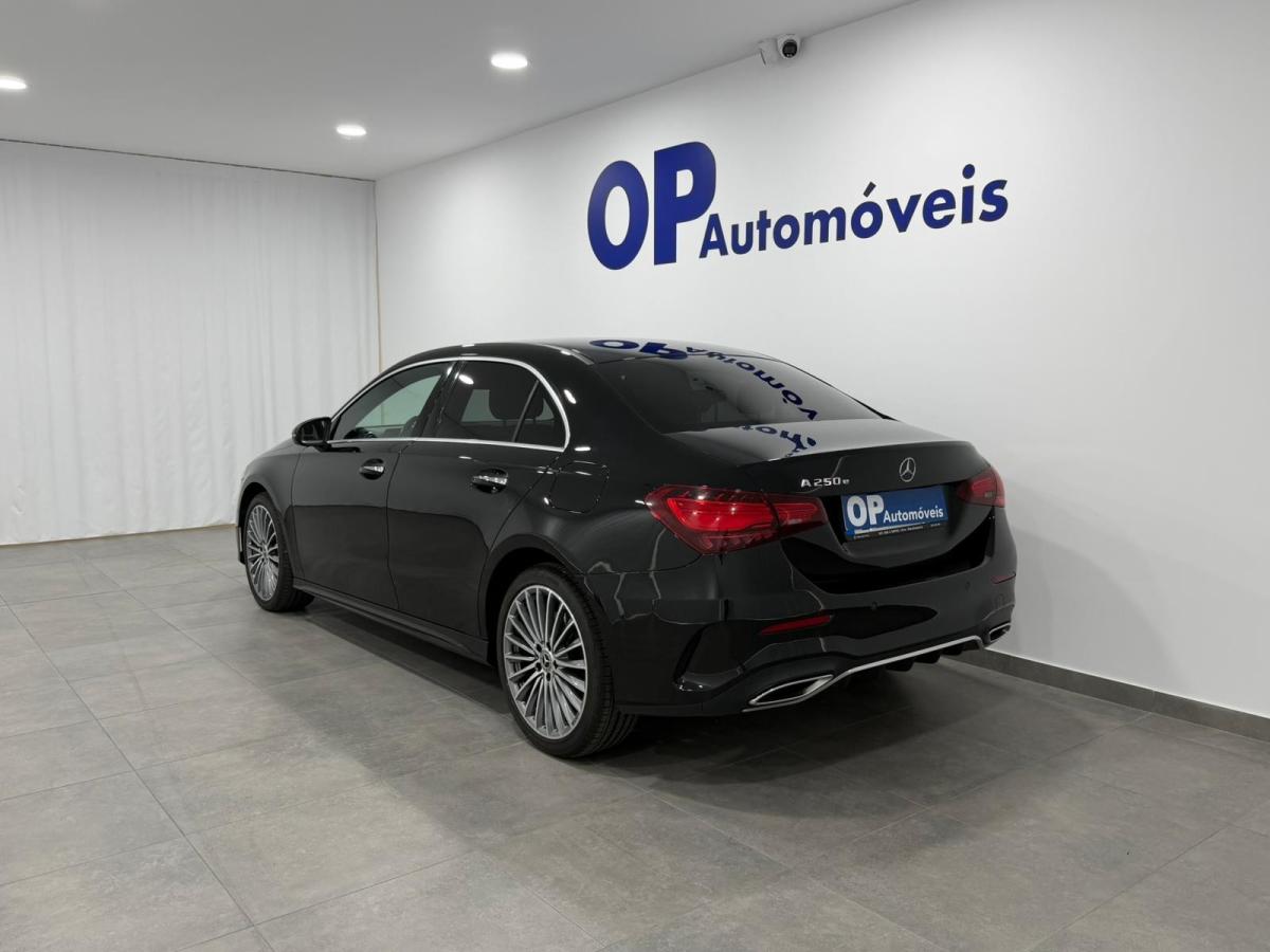 mercedes-benz-classe-a-2023-hibrido-a-gasolina-1332cc