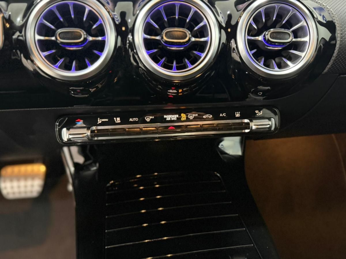 mercedes-benz-classe-a-2023-hibrido-a-gasolina-1332cc