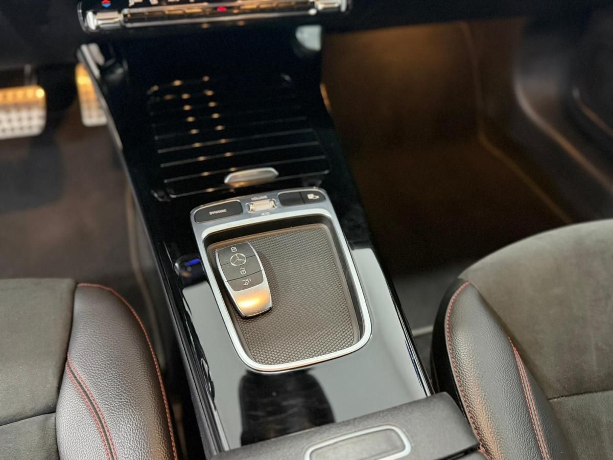mercedes-benz-classe-a-2023-hibrido-a-gasolina-1332cc