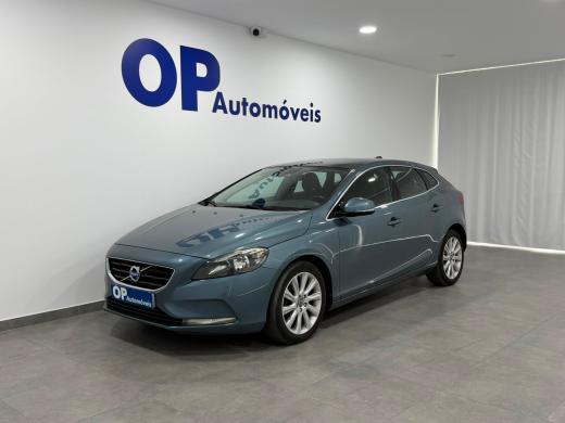 volvo-v40-2012-diesel-1560cc