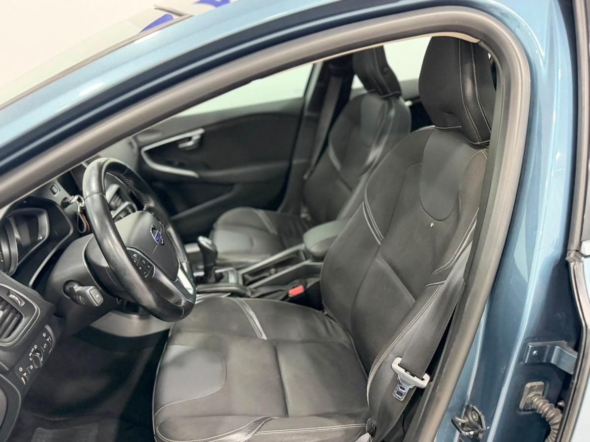 volvo-v40-2012-diesel-1560cc