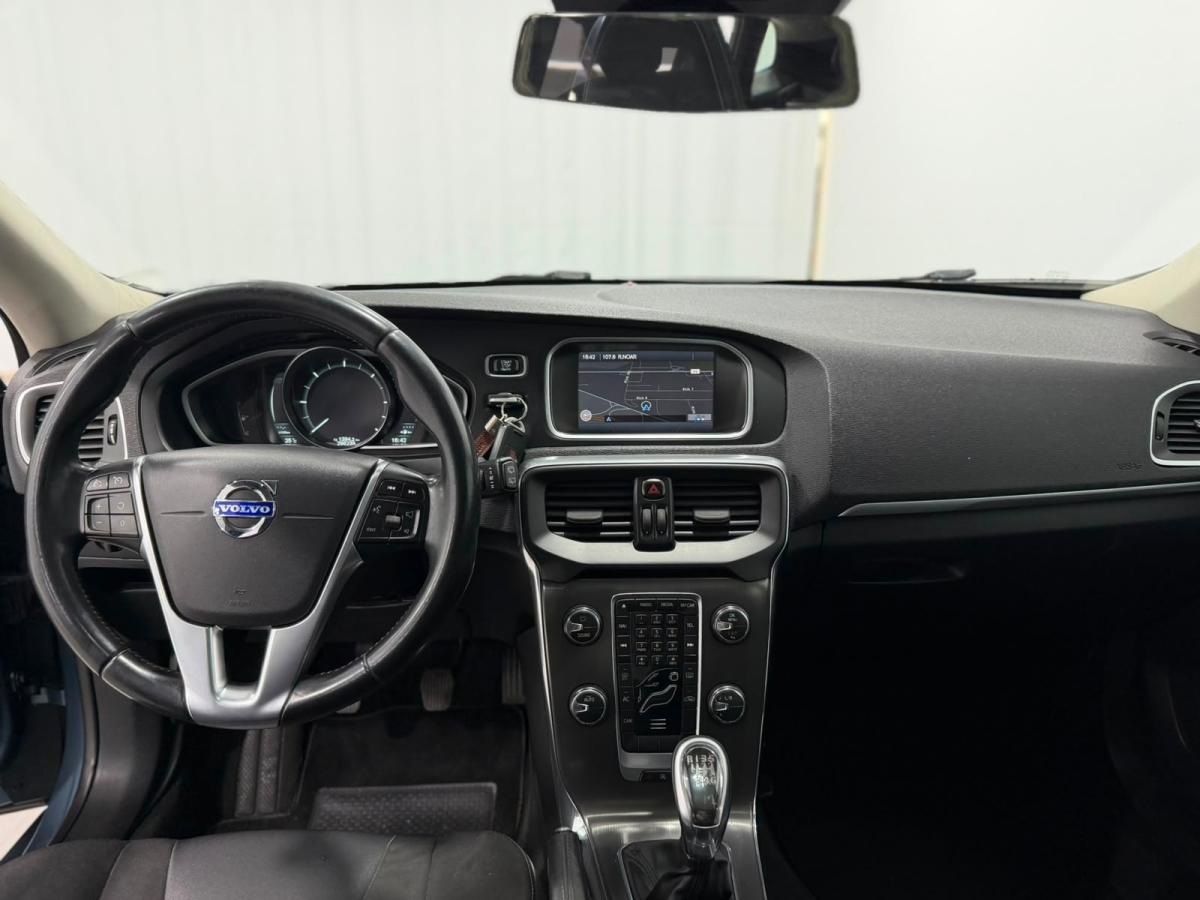 volvo-v40-2012-diesel-1560cc