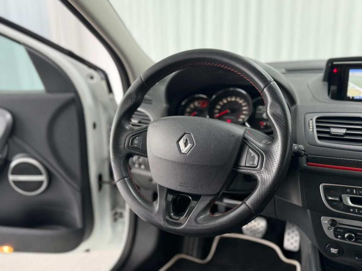 renault-megane-sport-tourer-2013-diesel-1461cc