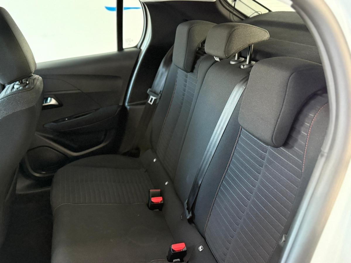 peugeot-208-2023-diesel-1499cc