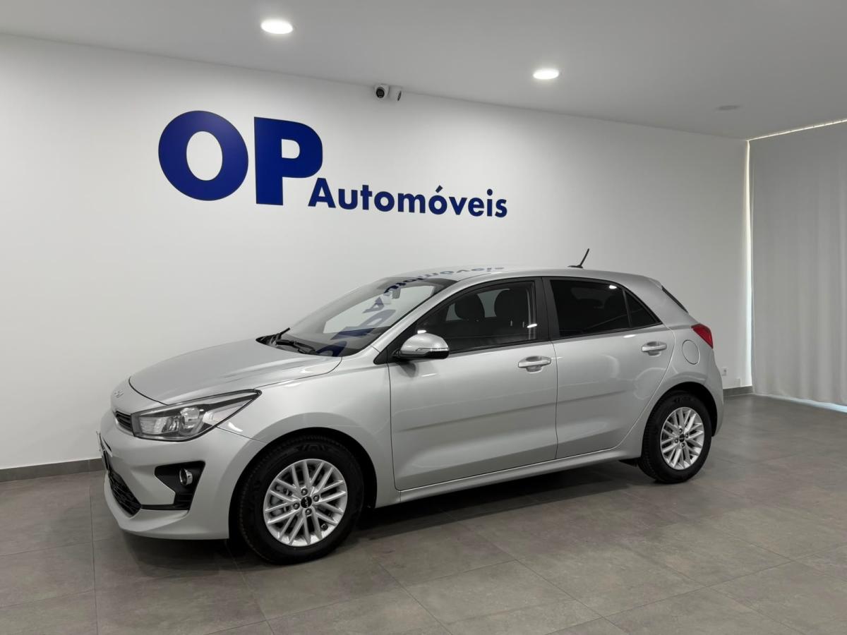 kia-rio-2022-gasolina-998cc
