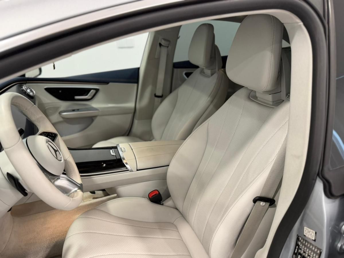 mercedes-benz-eqe-2023-eletrico-500cc