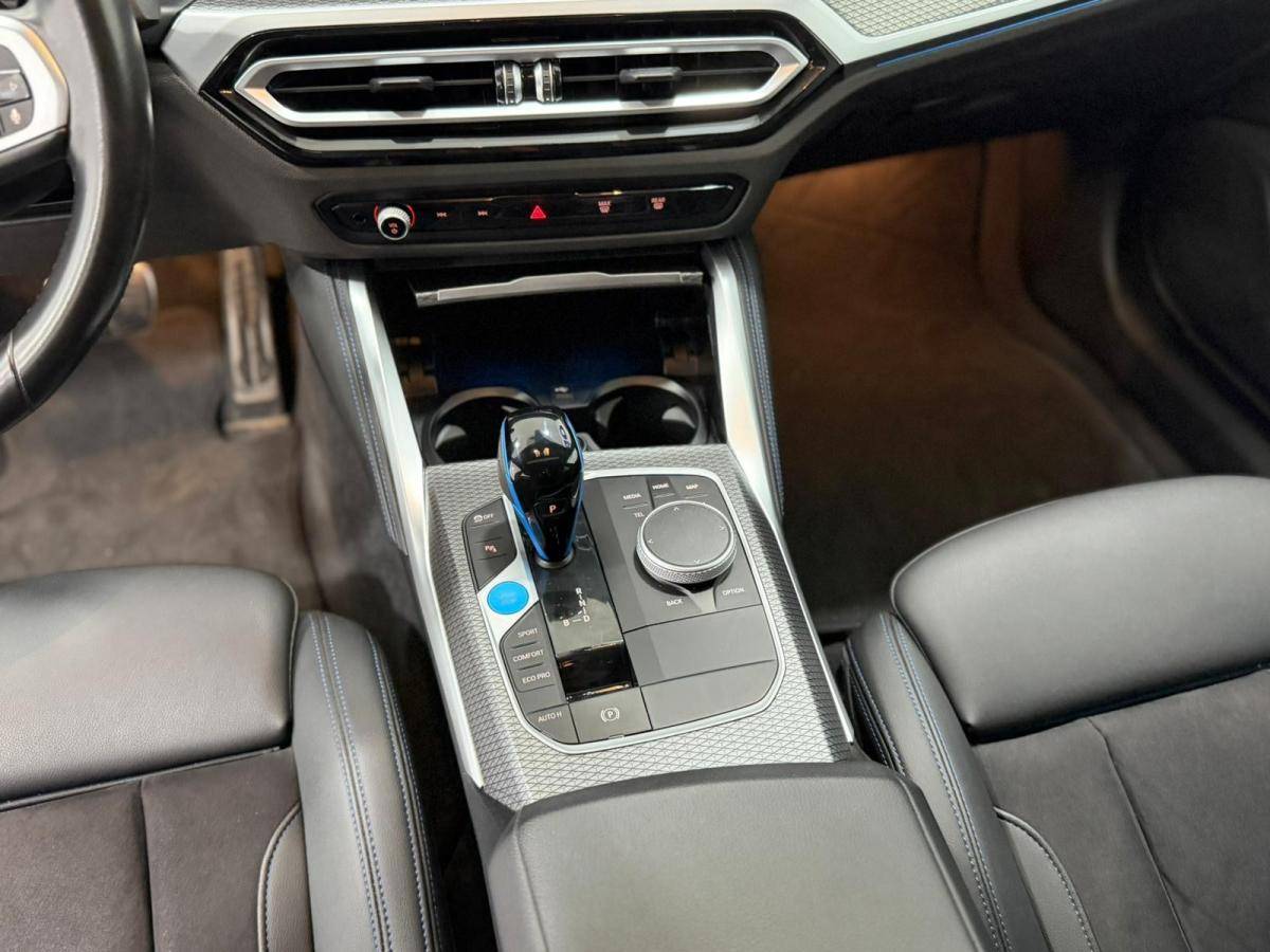 bmw-i4-2022-eletrico-500cc