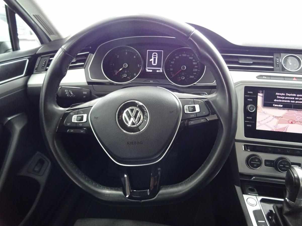 volkswagen-passat-variant-2019-diesel-1598cc