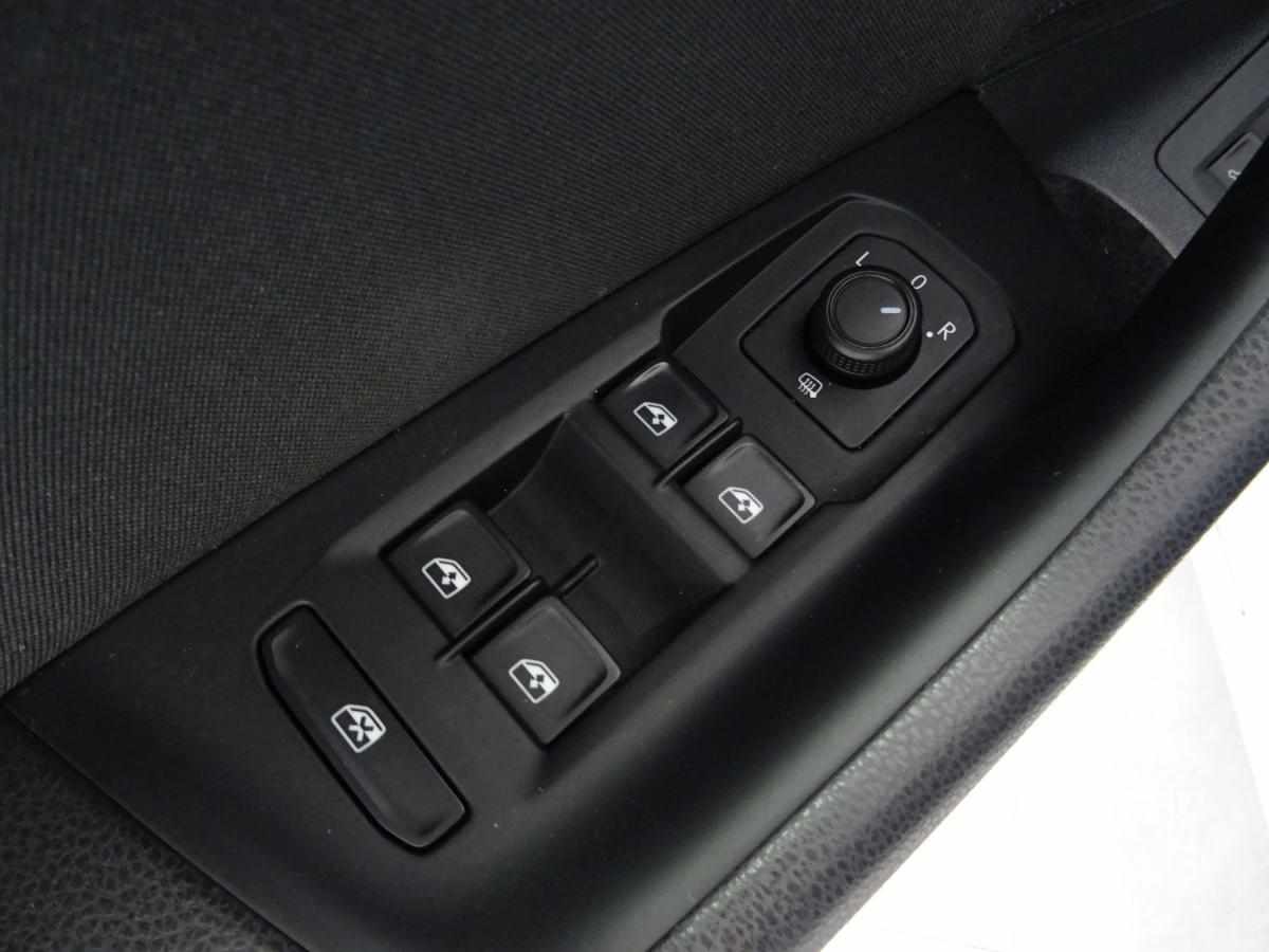 volkswagen-passat-variant-2019-diesel-1598cc