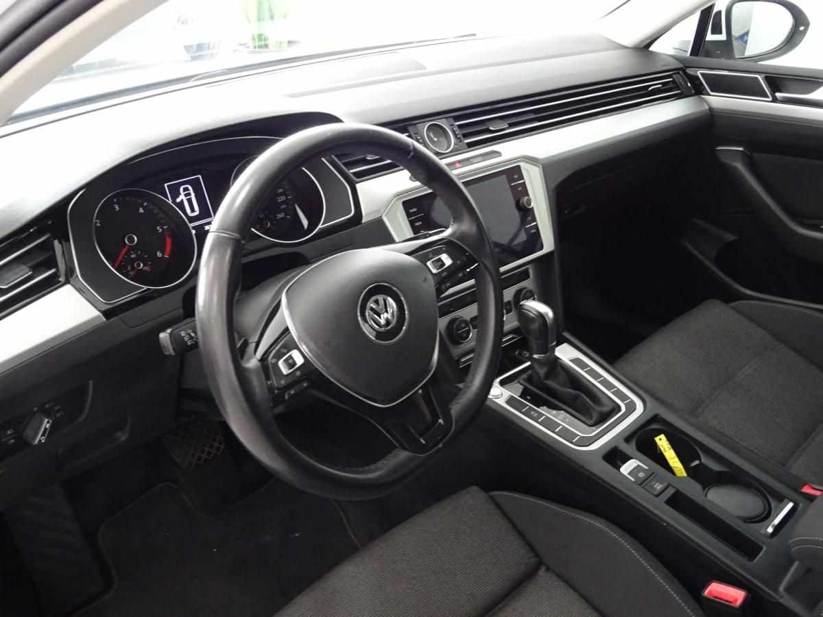 volkswagen-passat-variant-2019-diesel-1598cc