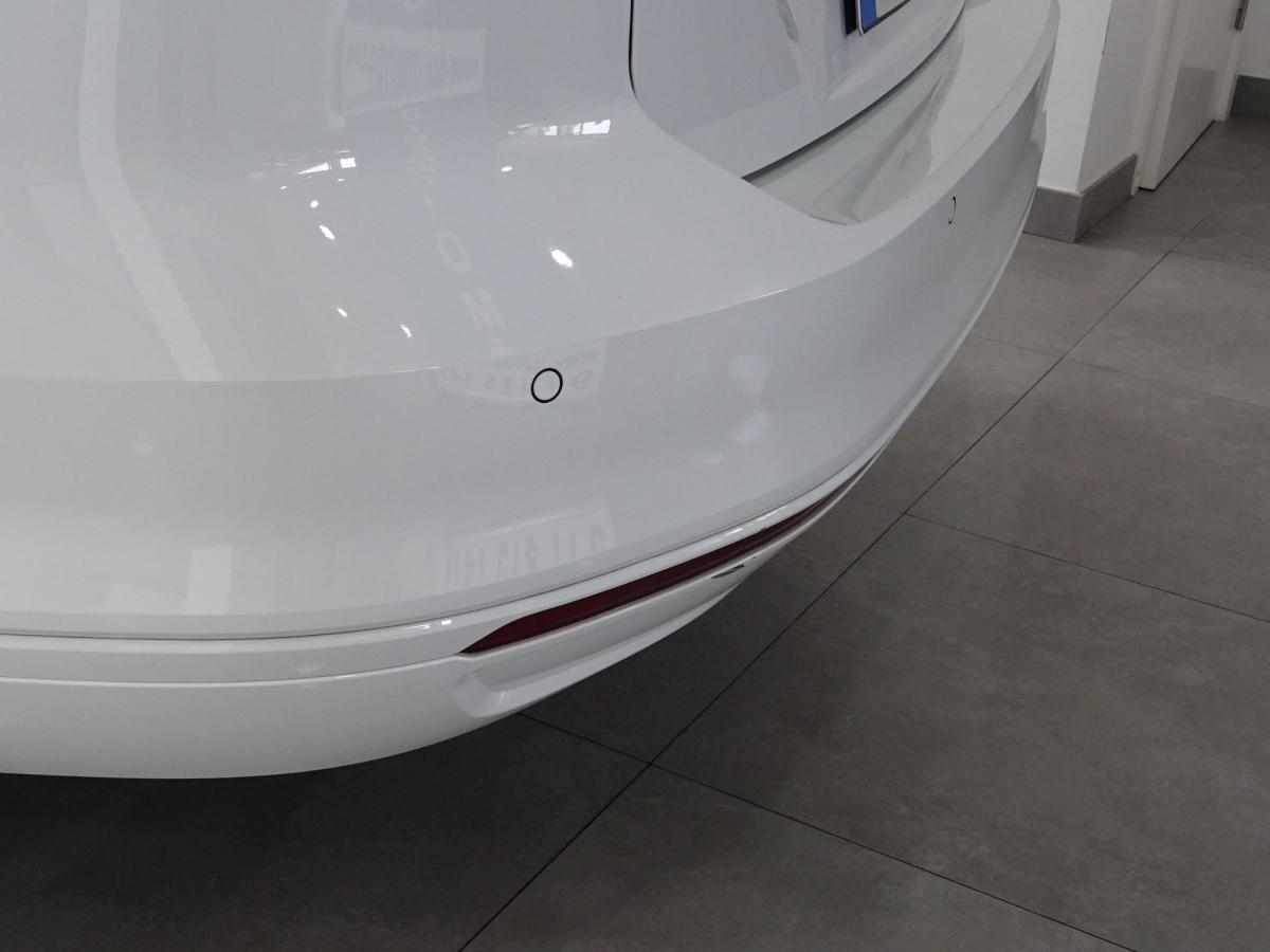 volkswagen-passat-variant-2019-diesel-1598cc