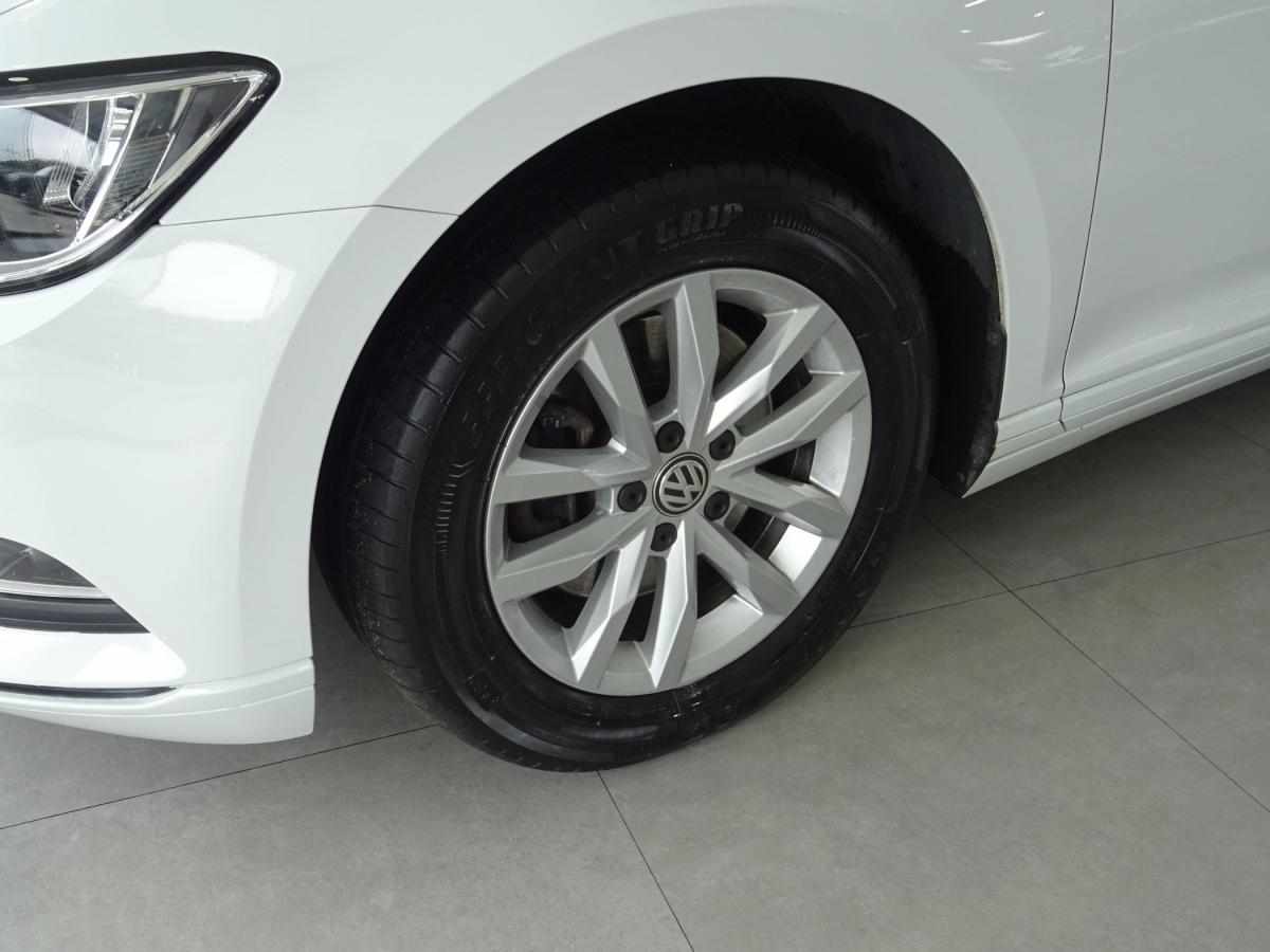 volkswagen-passat-variant-2019-diesel-1598cc