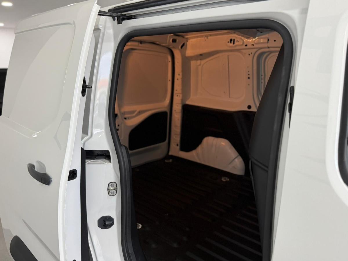 citroen-berlingo-2023-diesel-1499cc