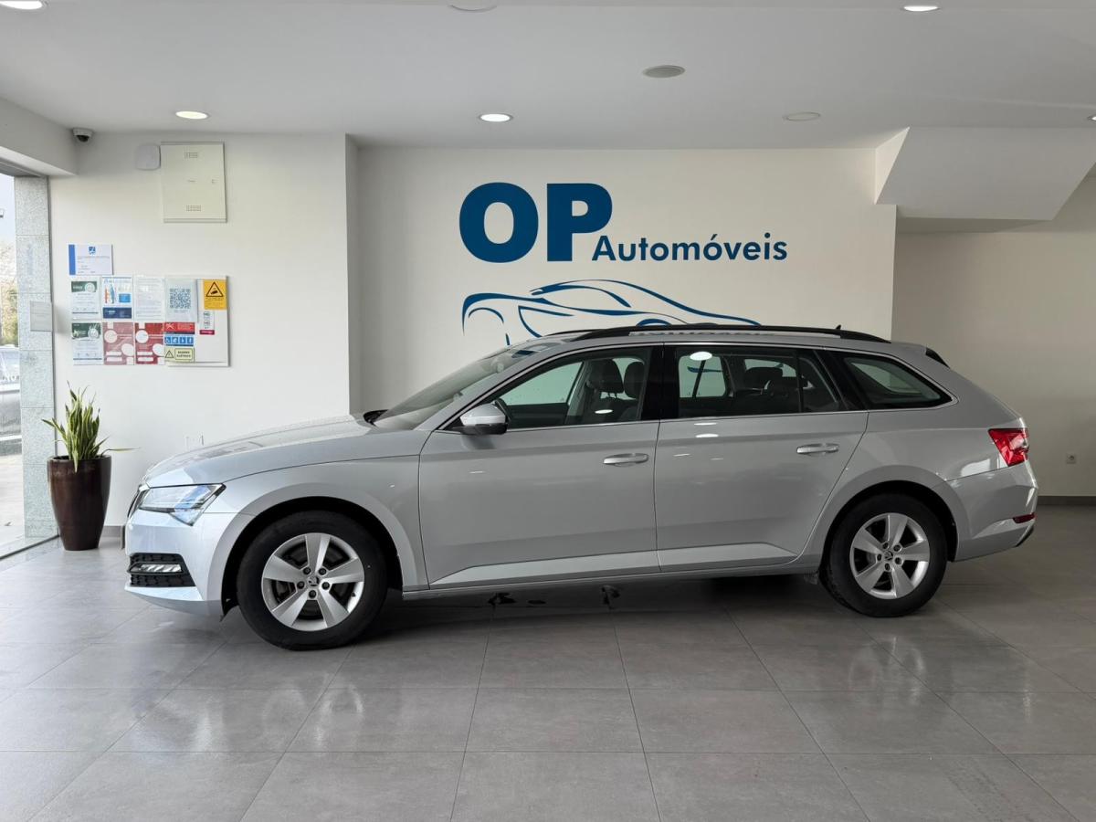 skoda-superb-2023-diesel-1968cc