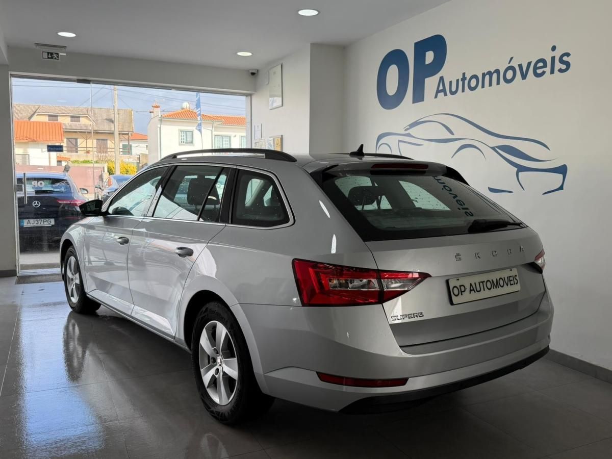 skoda-superb-2023-diesel-1968cc