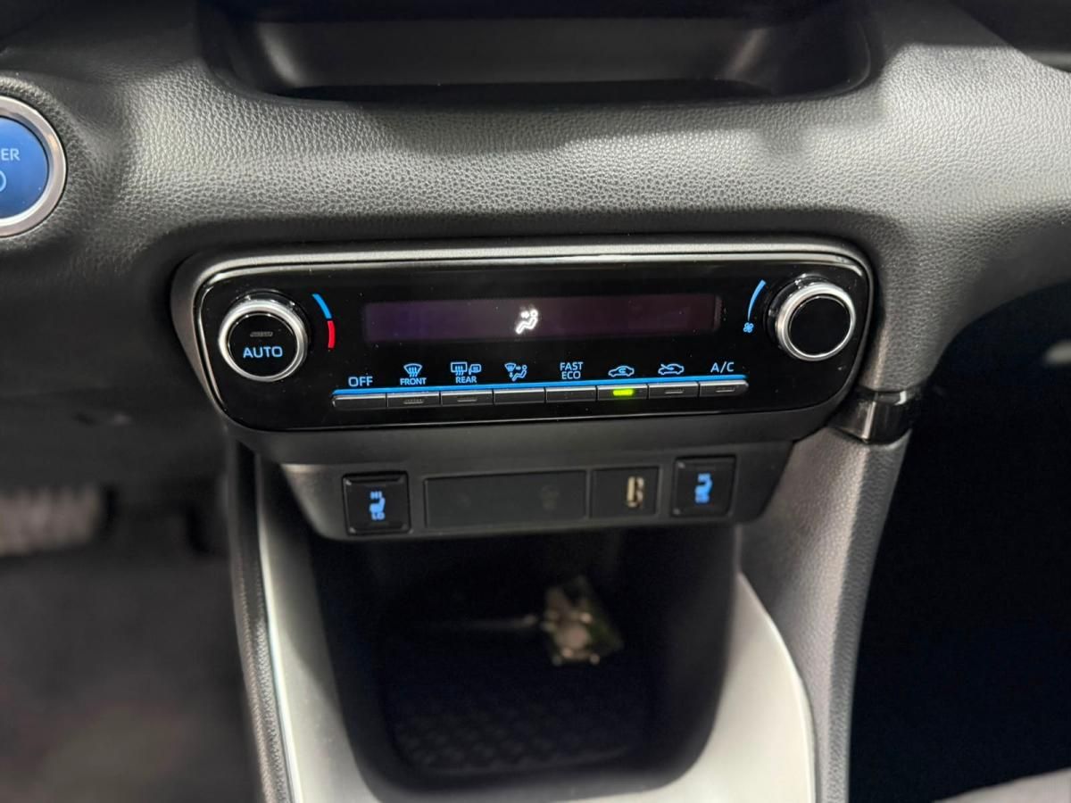 toyota-yaris-2022-hibrido-a-gasolina-1490cc