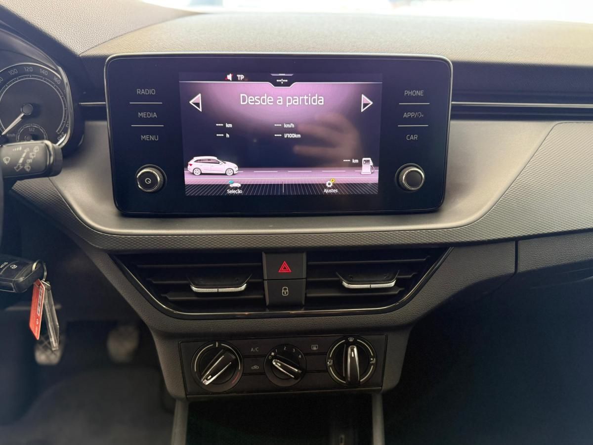 skoda-scala-2022-gasolina-999cc