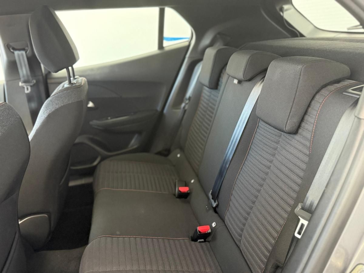 peugeot-2008-2023-gasolina-1199cc