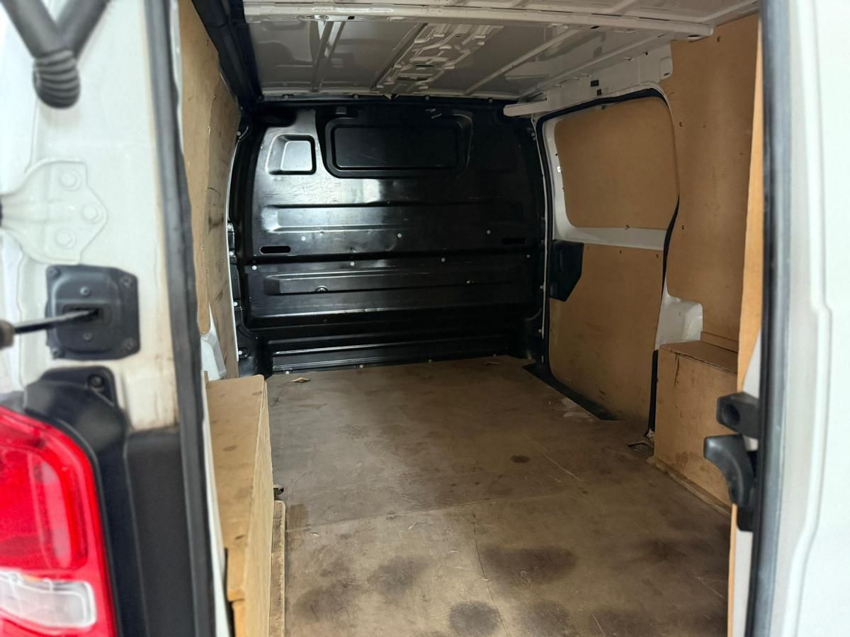 opel-vivaro-2022-diesel-1499cc