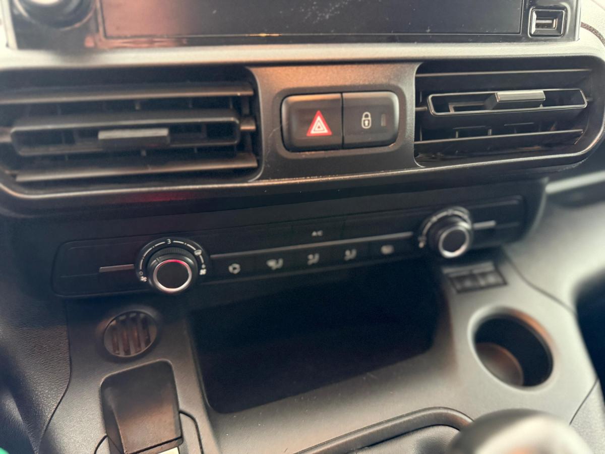 opel-vivaro-2022-diesel-1499cc