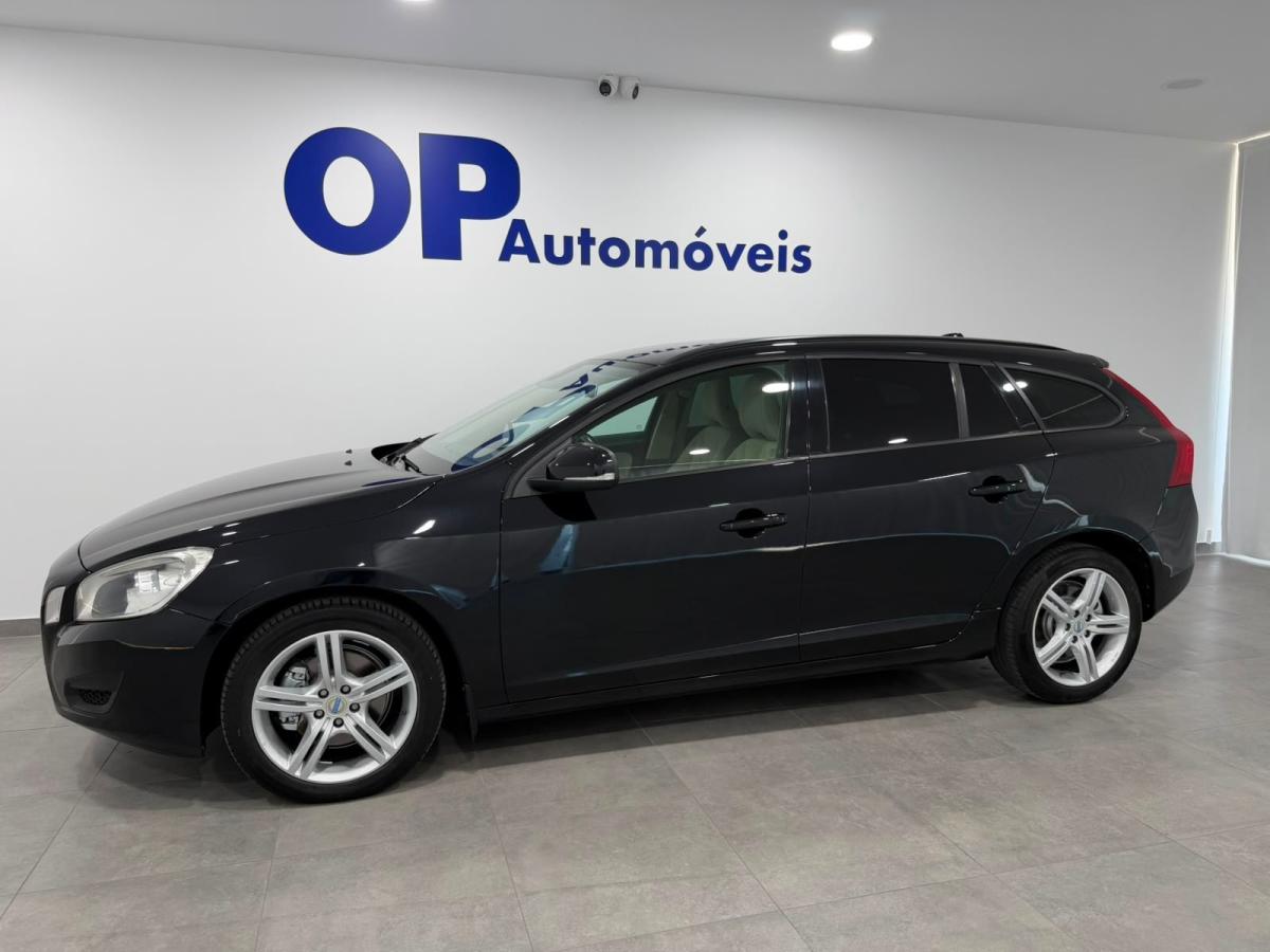 volvo-v60-2011-diesel-1560cc