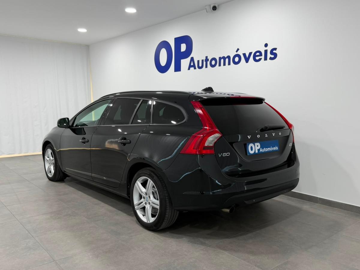 volvo-v60-2011-diesel-1560cc