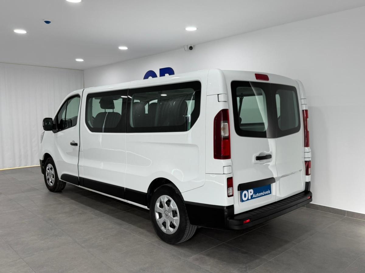 renault-trafic-2023-diesel-1997cc