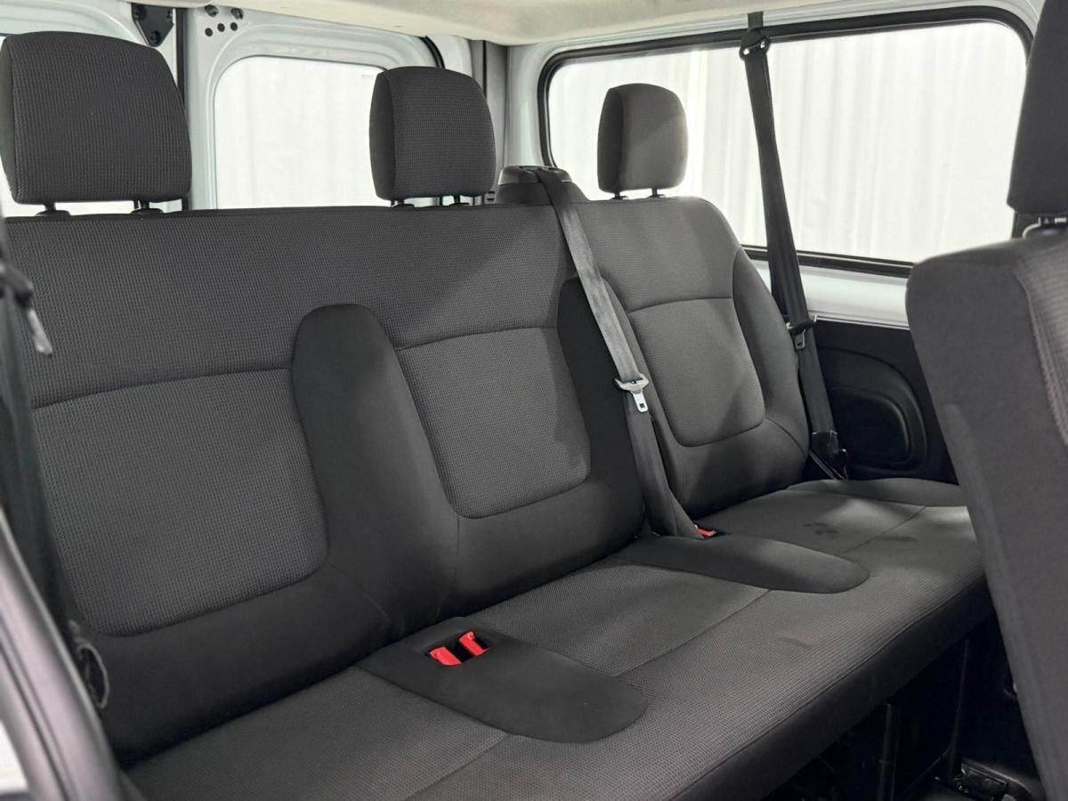 renault-trafic-2023-diesel-1997cc