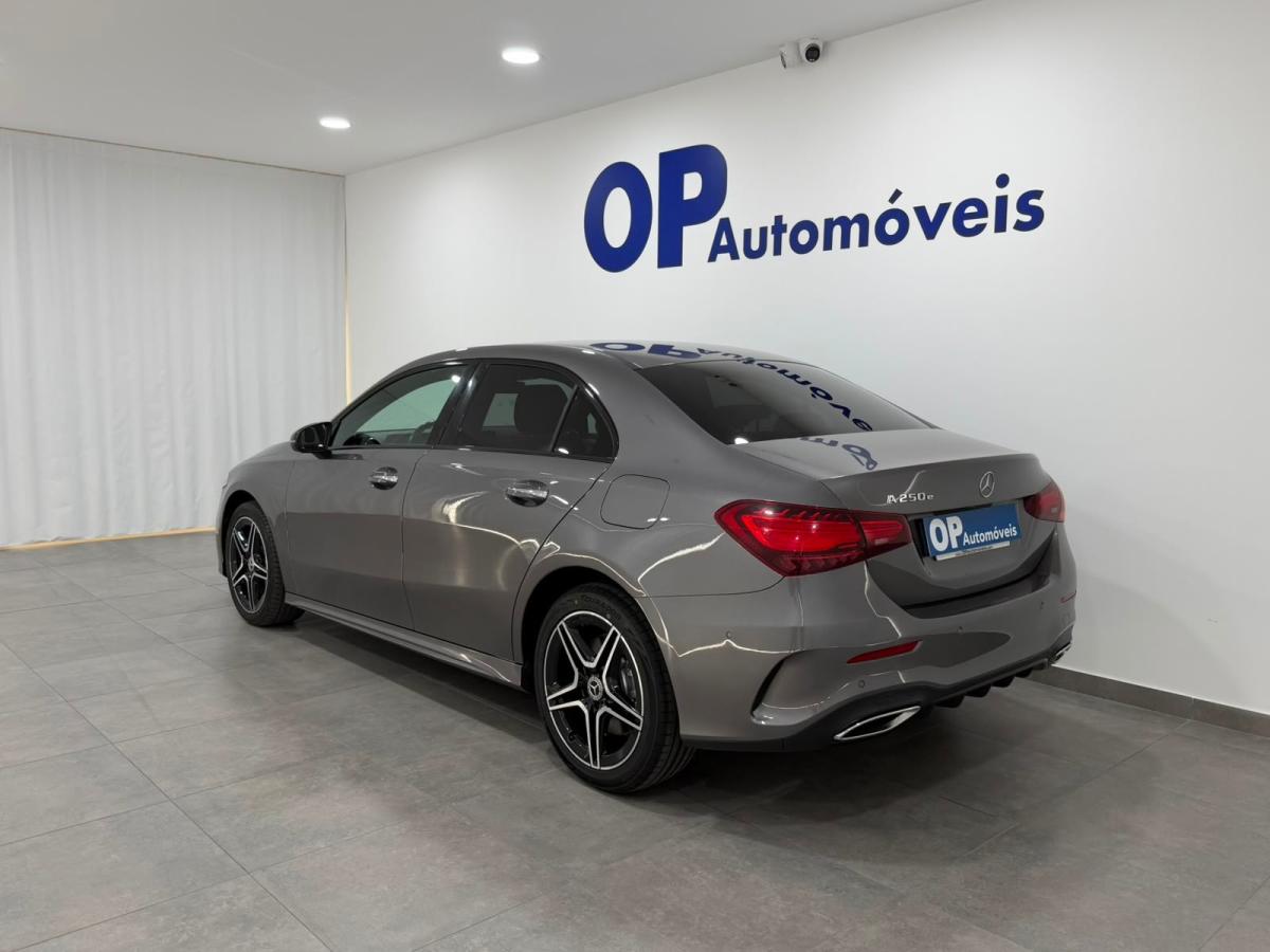 mercedes-benz-classe-a-2023-hibrido-a-gasolina-1332cc