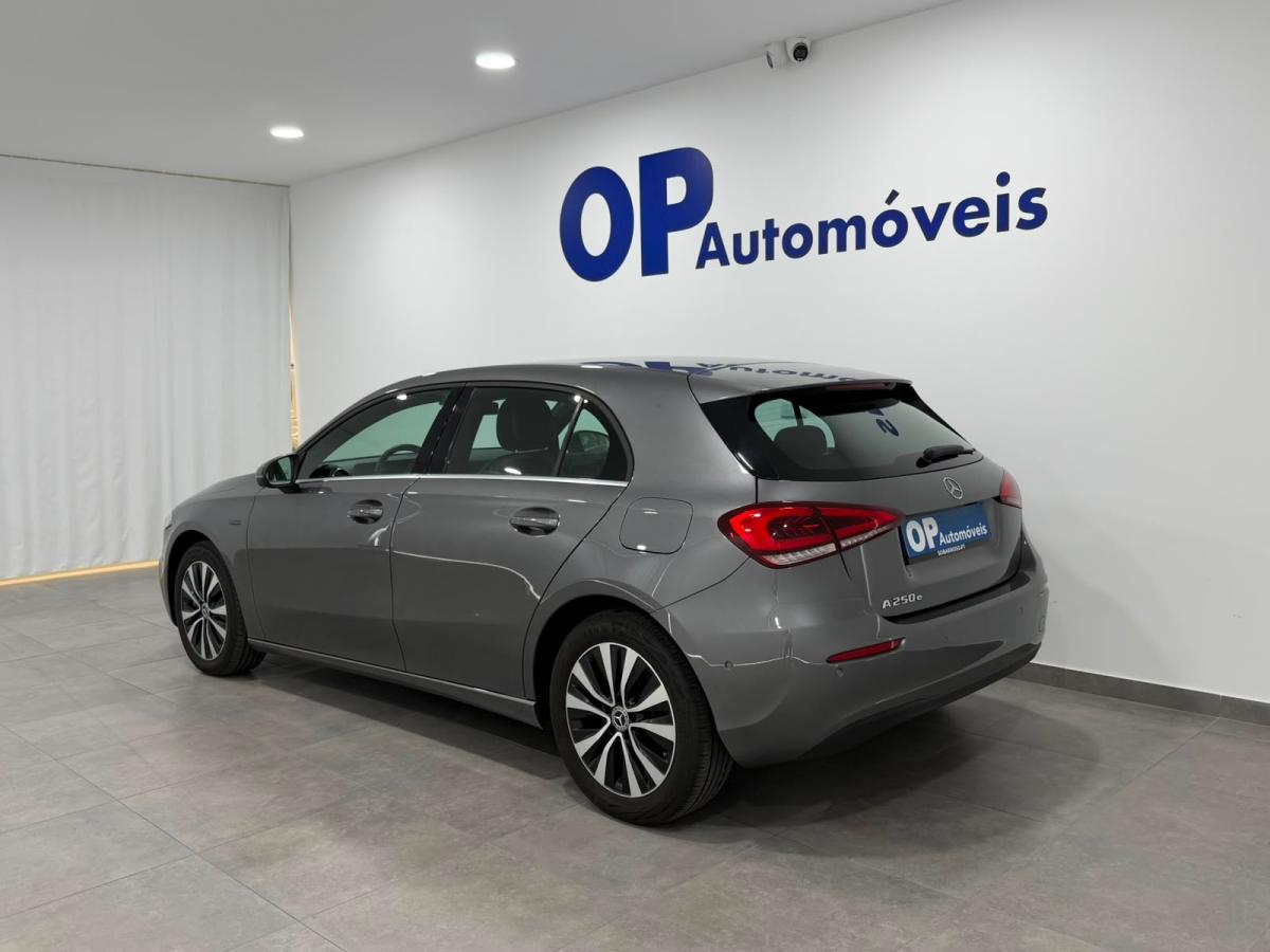 mercedes-benz-classe-a-2020-hibrido-a-gasolina-1332cc
