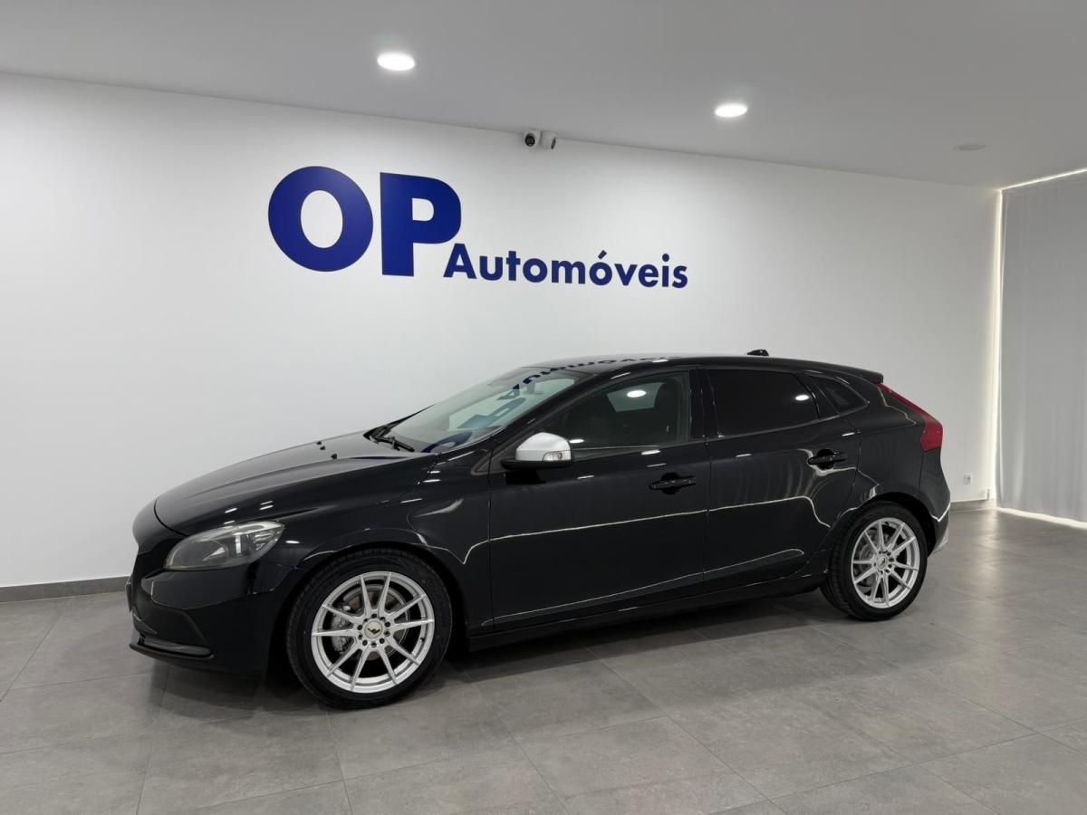 volvo-v40-2013-diesel-1560cc