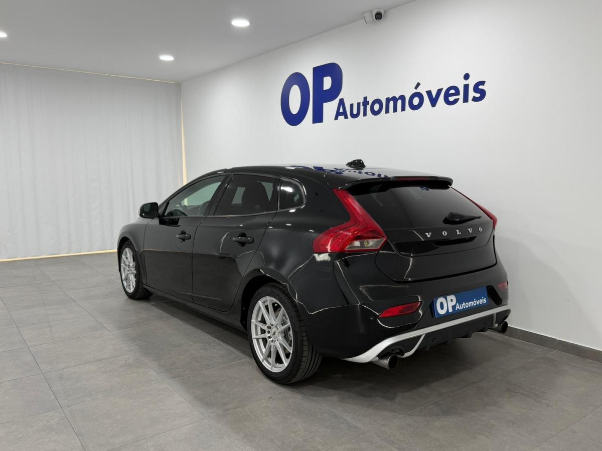 volvo-v40-2013-diesel-1560cc