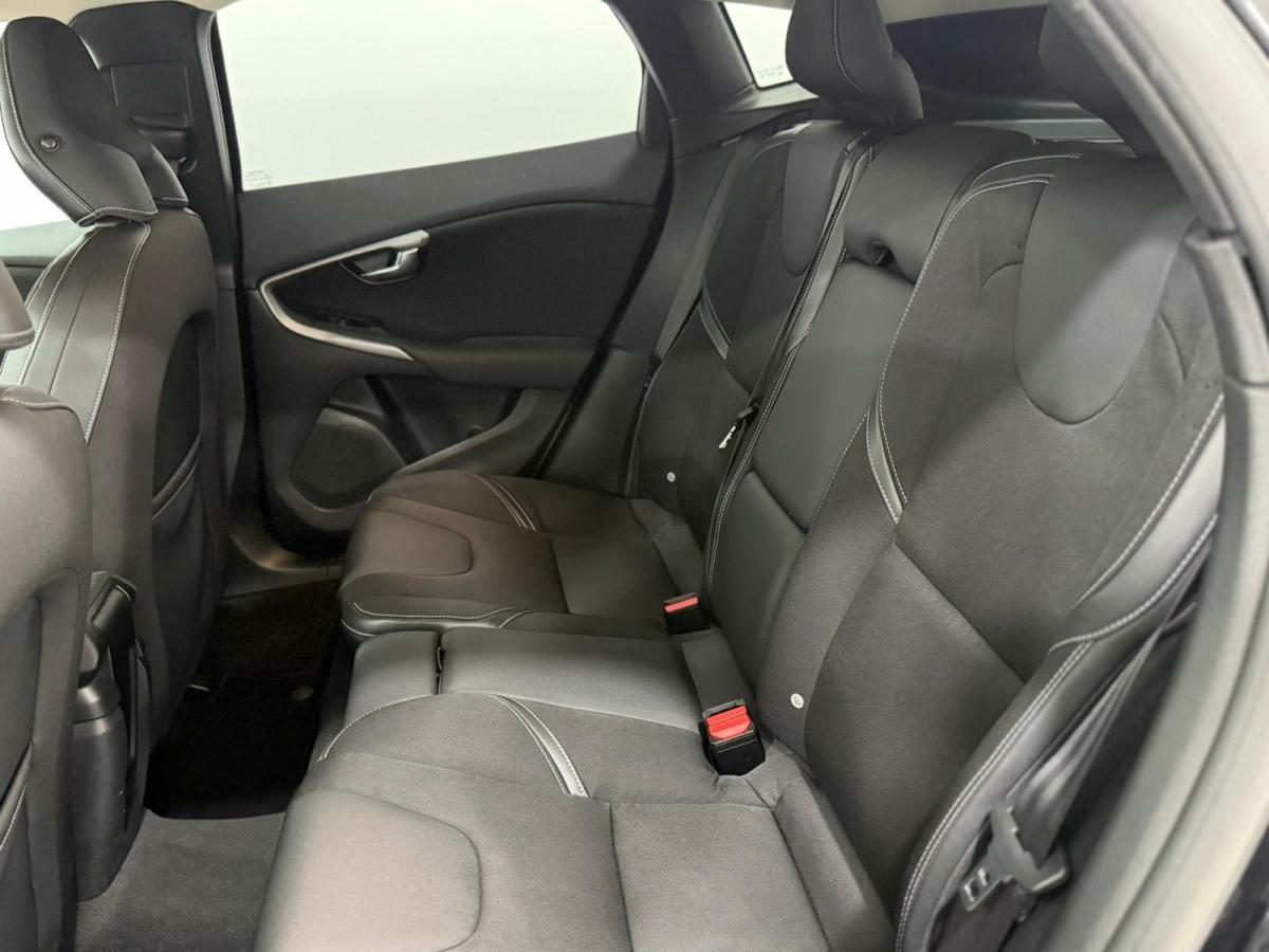 volvo-v40-2013-diesel-1560cc